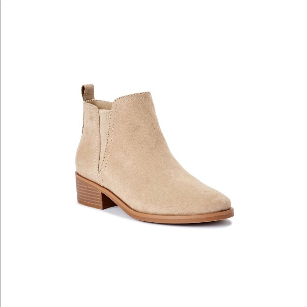 NWT Beige Ankle booties
